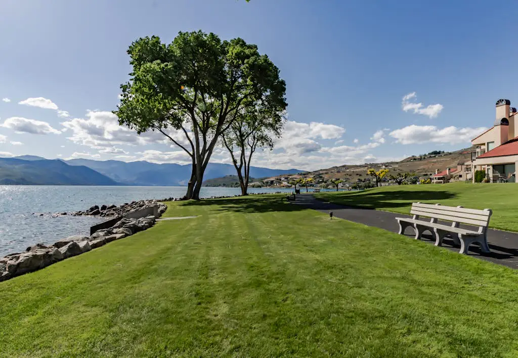 Lake Chelan Shores - A Lakeside Spectacular #17-10