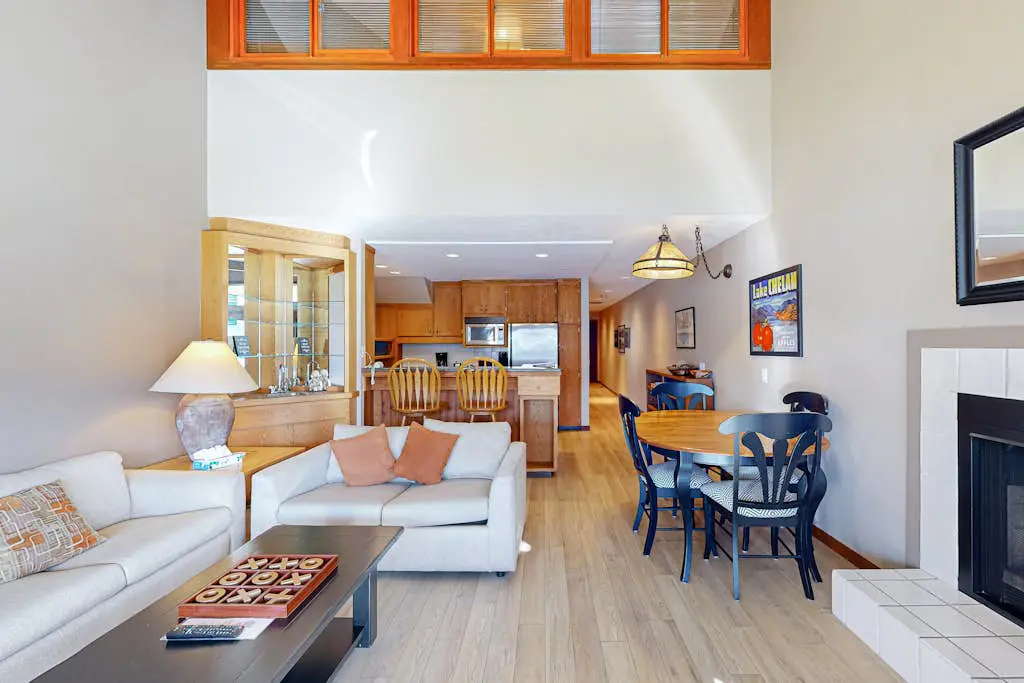 Lake Chelan Shores - Sunset Condo #13-4