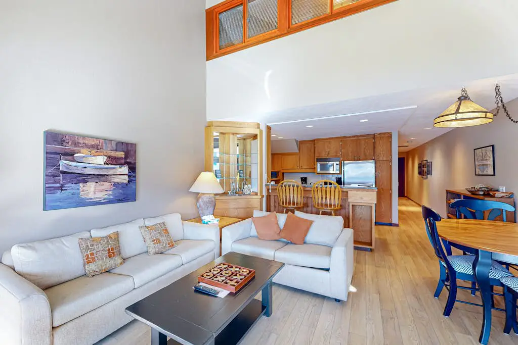 Lake Chelan Shores - Sunset Condo #13-4