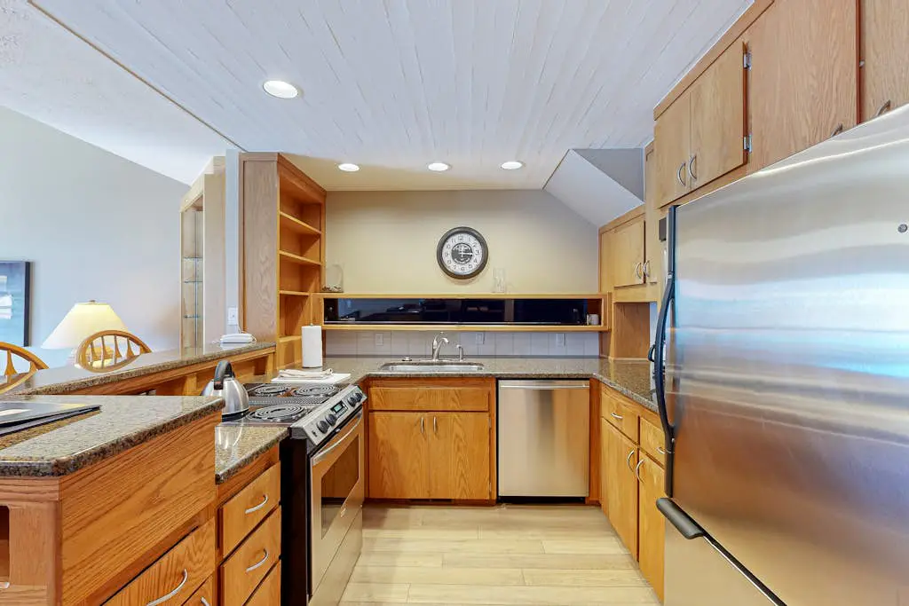 Lake Chelan Shores - Sunset Condo #13-4