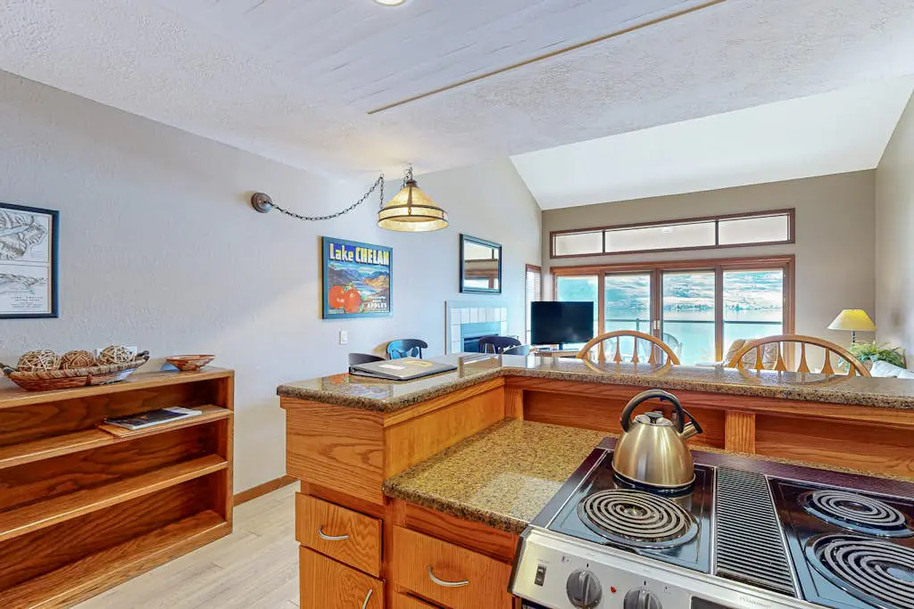 Lake Chelan Shores - Sunset Condo #13-4