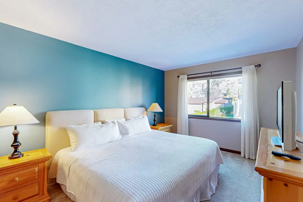 Lake Chelan Shores - Sunset Condo #13-4