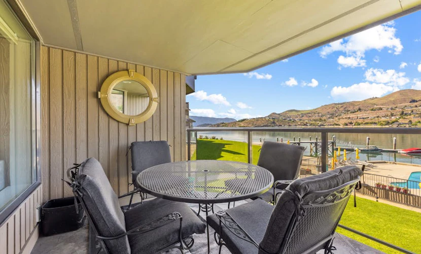 Ideal lakefront condo w/ shared pool/hot tub, shared dock, & high-speed WiFi