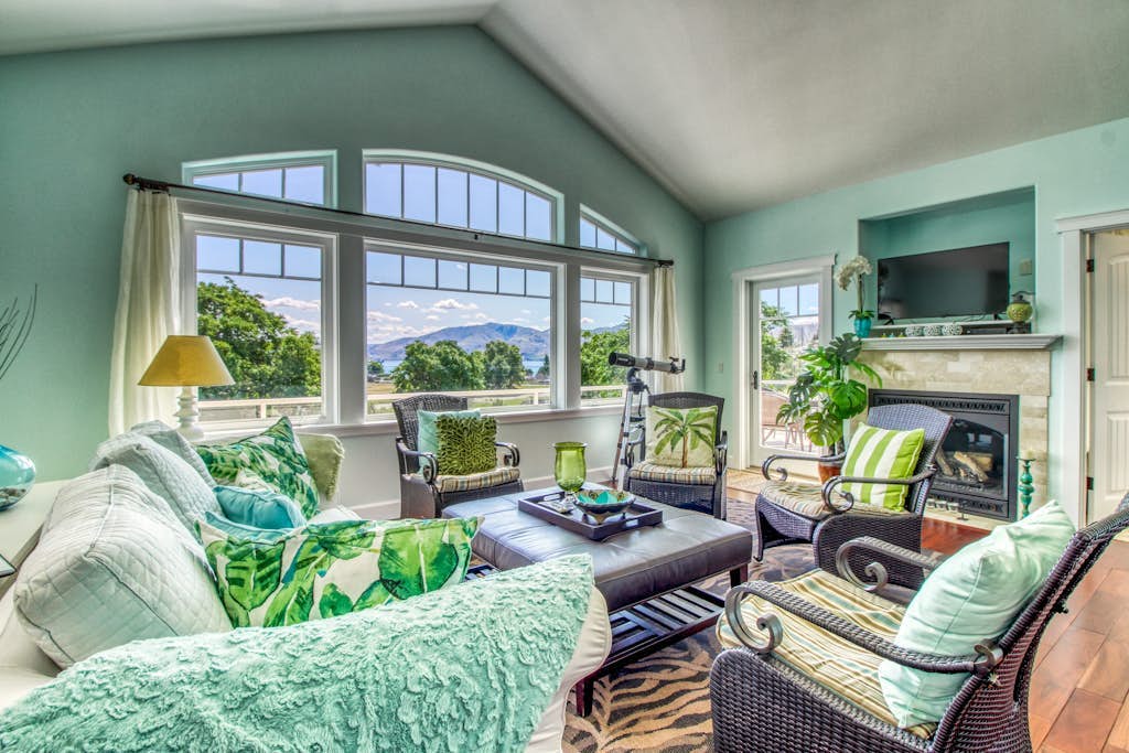 Lake view home w/ deck, huge lawn, patio & outdoor kitchen - near downtown