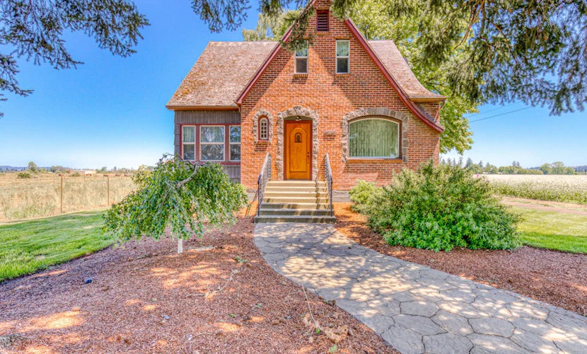 Historic Dog-friendly Home with Antiques, Near Wine Tasting