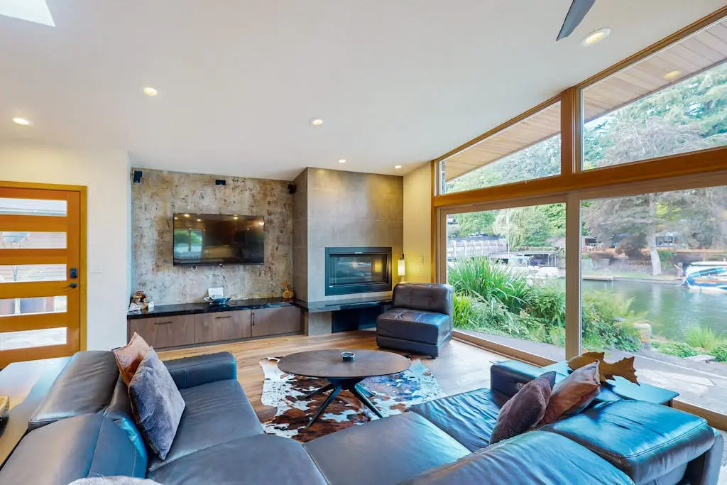 Luxury on the Lake