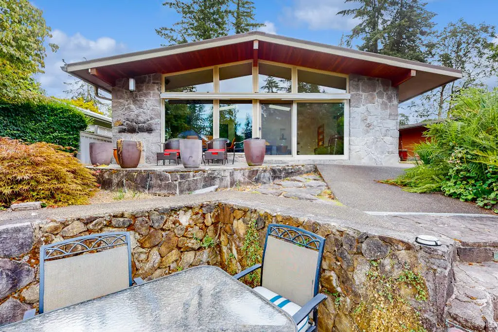 Luxury on the Lake