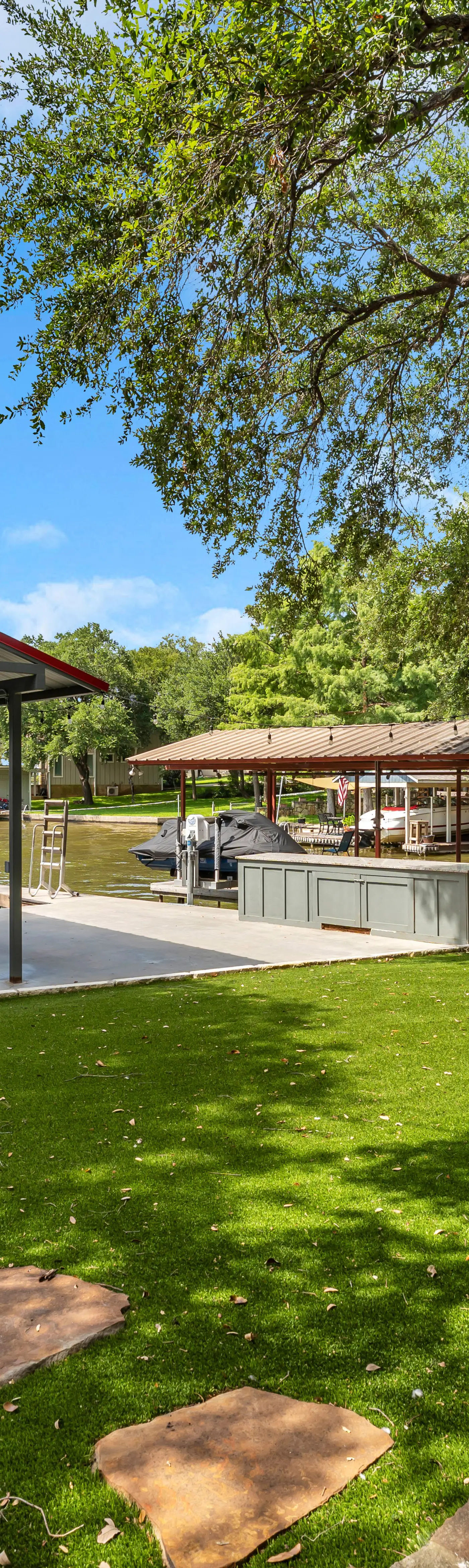 Villa Shoals