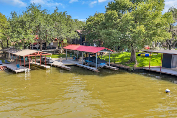Villa Shoals - Lakeside on LBJ - Boat Dock w/Slip - Firepit - Kayak - Modern Interior