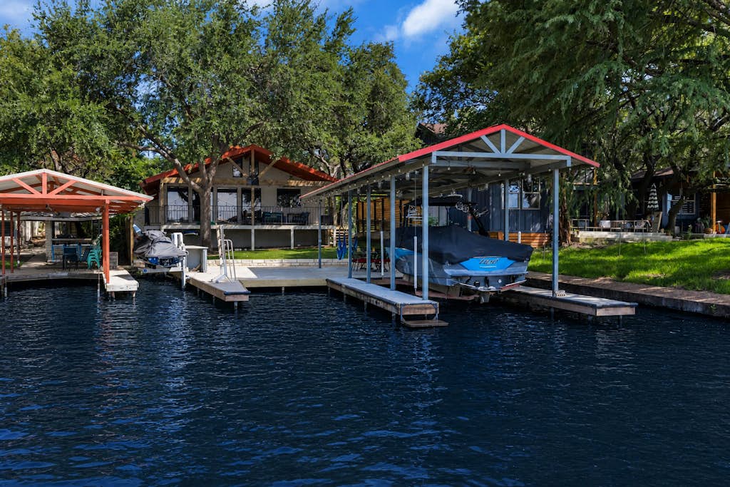 Villa Shoals - Lakeside on LBJ - Boat Dock w/Slip - Firepit - Kayak - Modern Interior