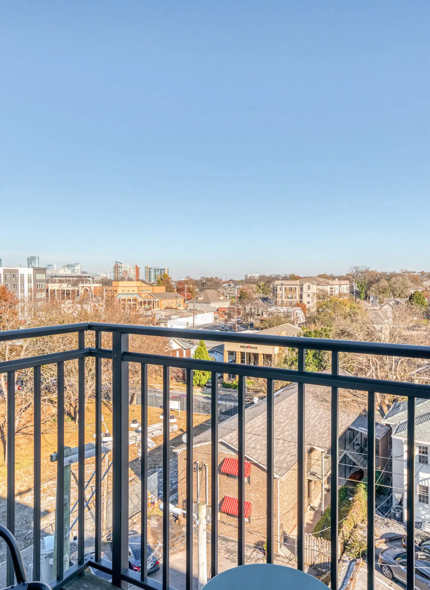 CozySuites Music Row Spacious 2BR in Nashville!
