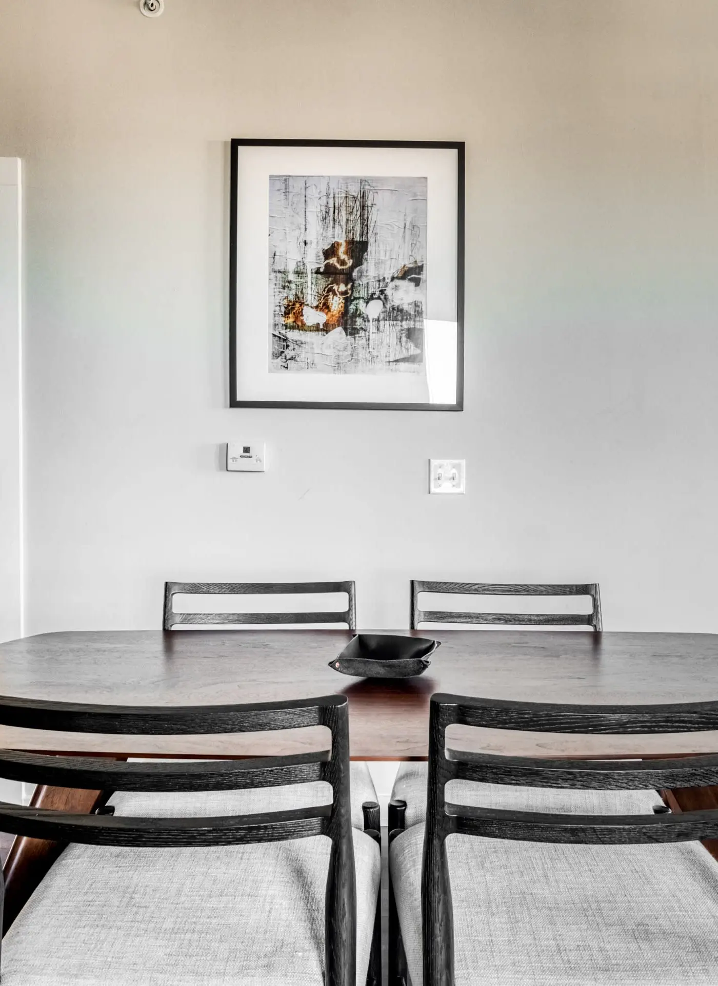 CozySuites Music Row Spacious 2BR in Nashville!