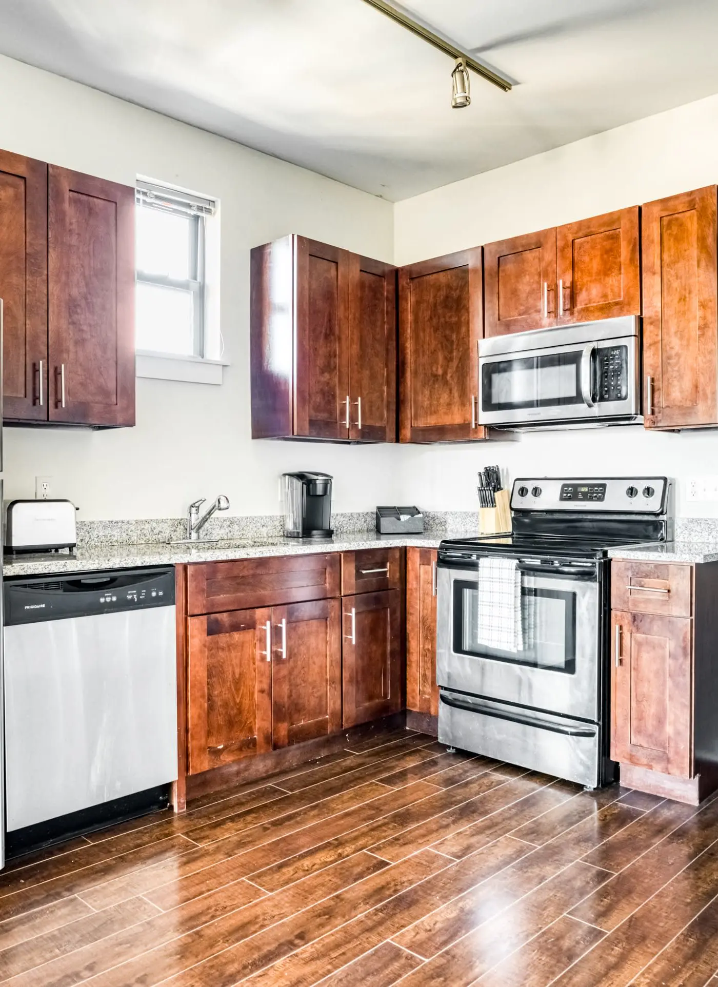 CozySuites Music Row Spacious 2BR in Nashville!