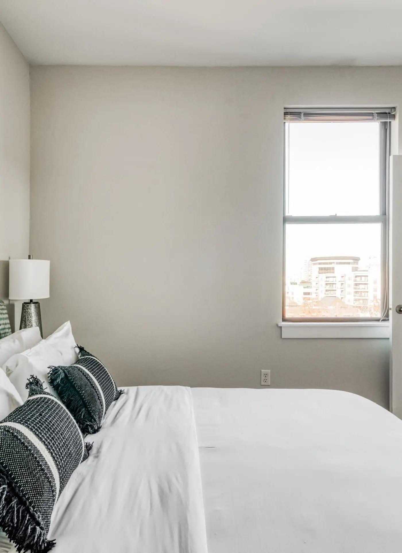 CozySuites Music Row Spacious 2BR in Nashville!