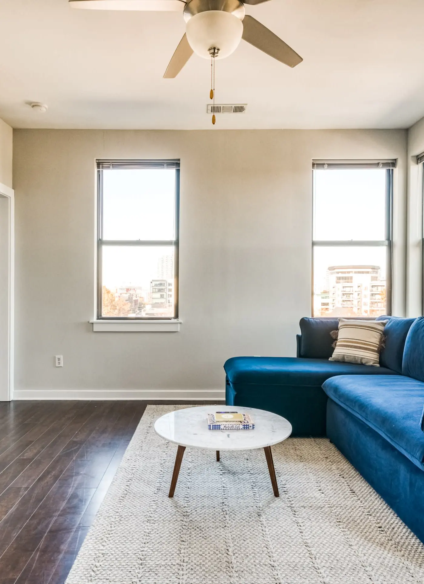 CozySuites Music Row Spacious 2BR in Nashville!