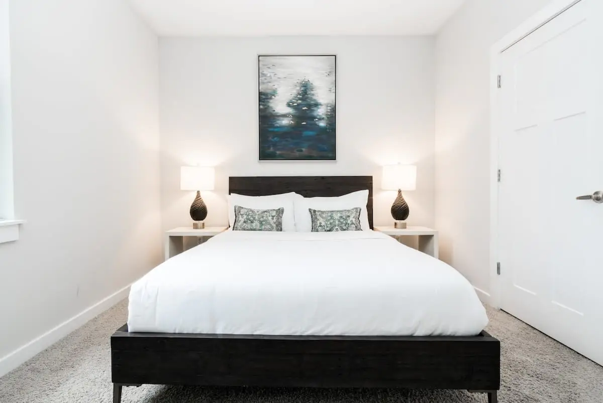 CozySuites Music Row Stunning 2BR in Nashville!
