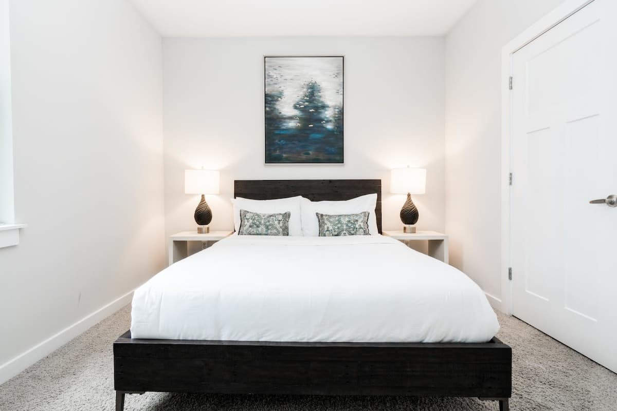 CozySuites Music Row Stunning 2BR in Nashville!