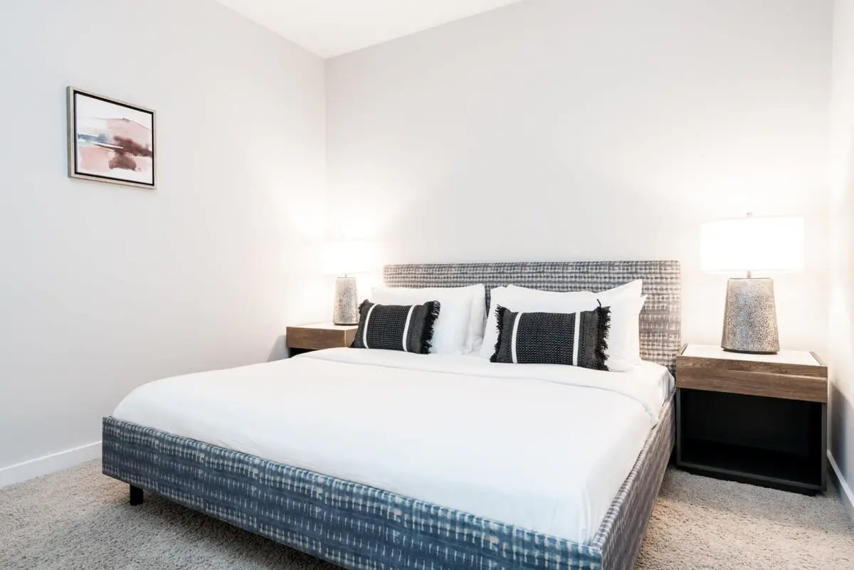 CozySuites Music Row Stunning 2BR in Nashville!