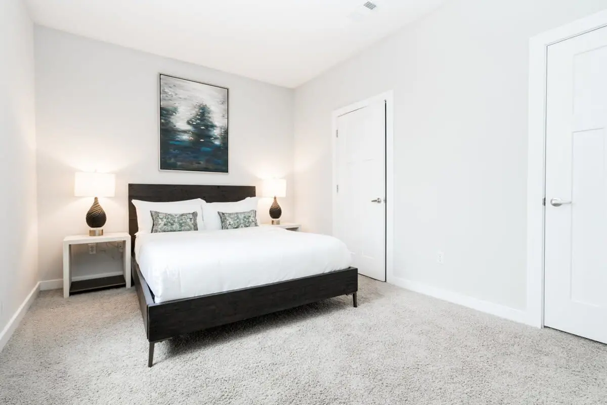 CozySuites Music Row Stunning 2BR in Nashville!