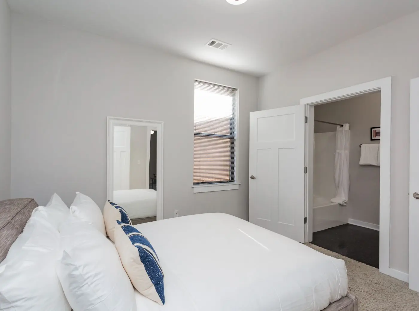 CozySuites Music Row Spacious 1BR in Nashville! 11