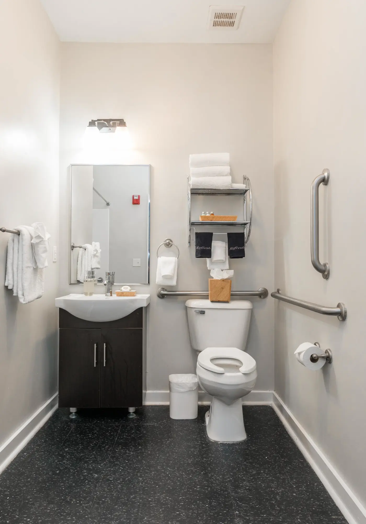 CozySuites MusicRow Astonishing SDO Nashville!