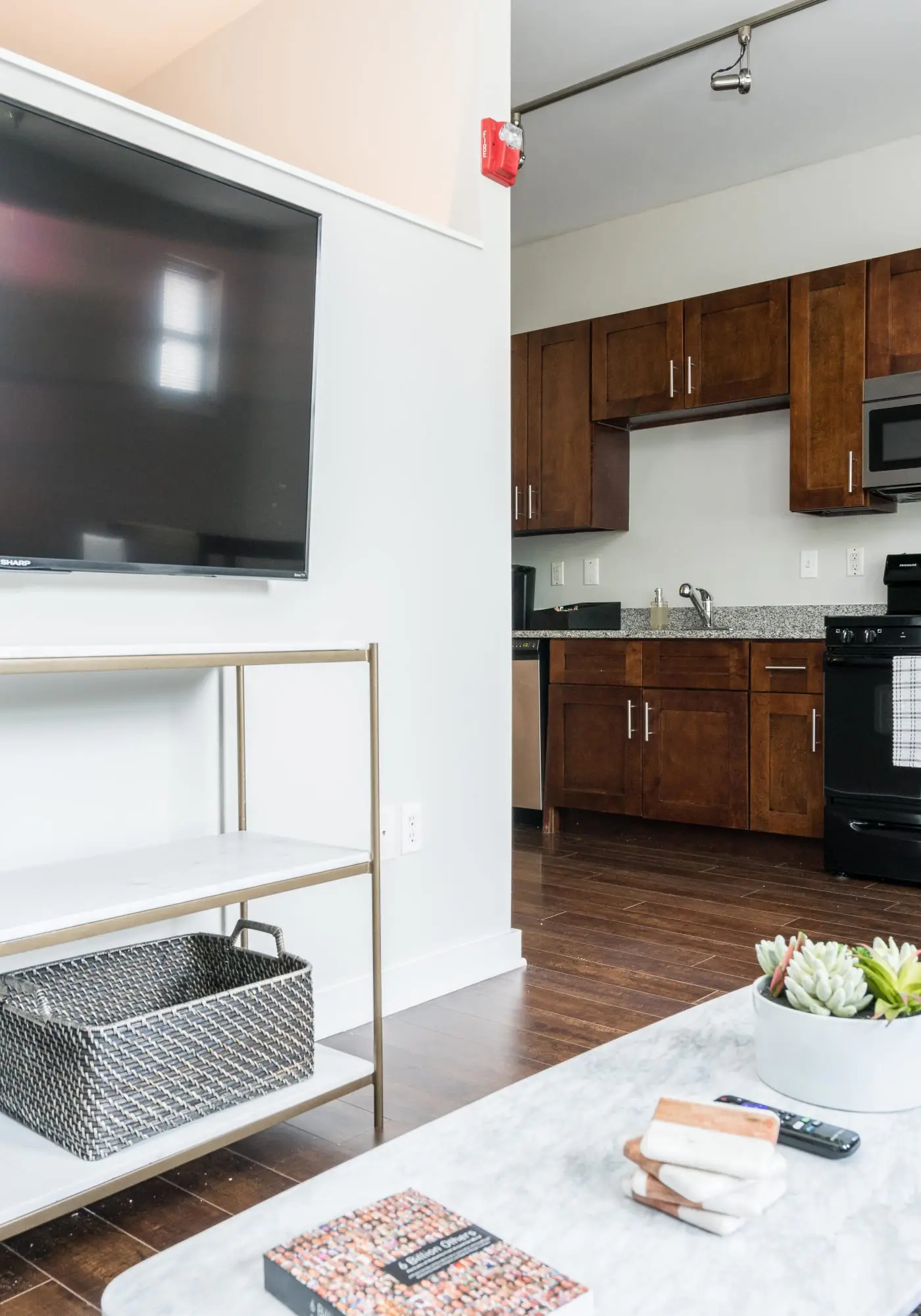 CozySuites MusicRow Astonishing SDO Nashville!