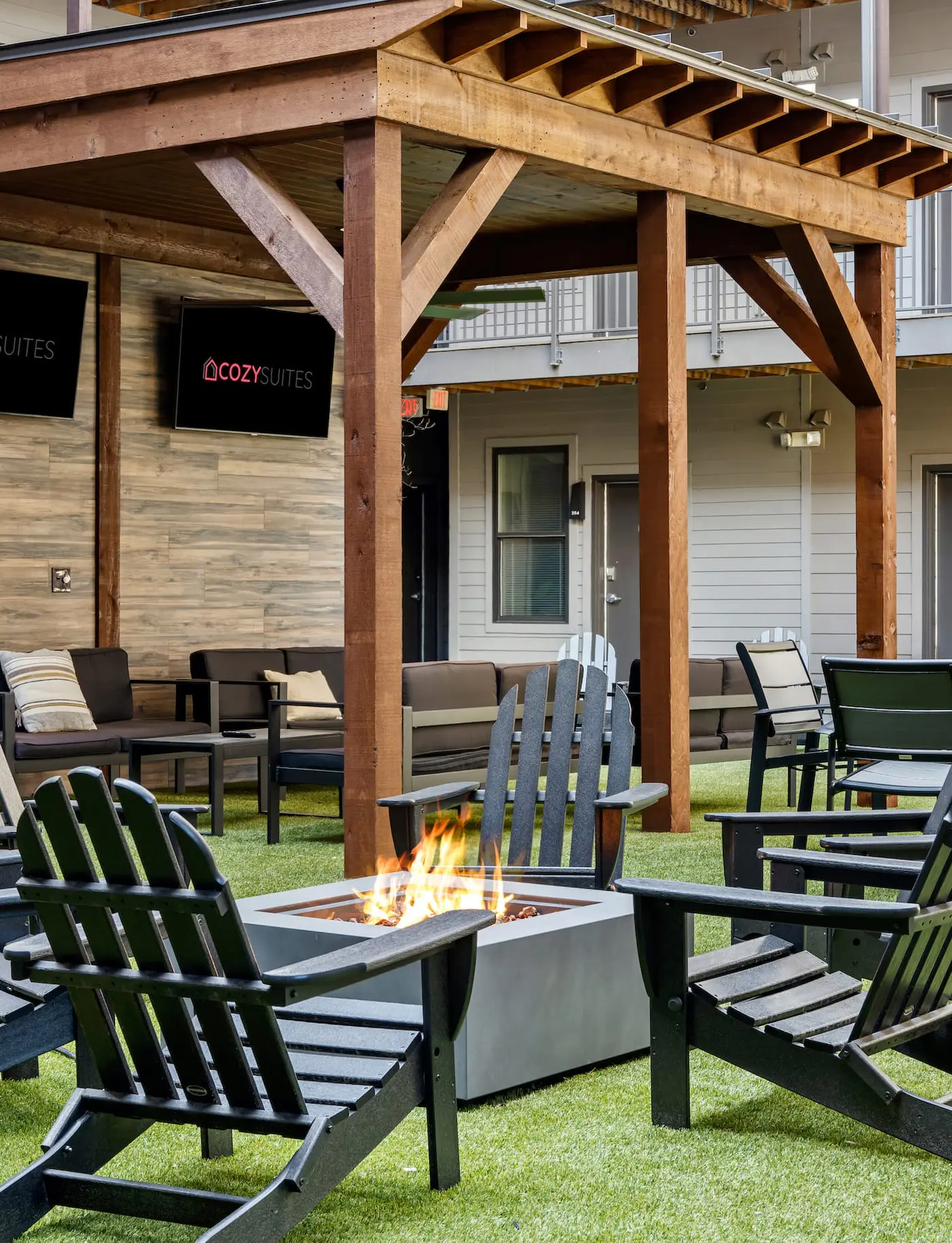 CozySuites MusicRow Astonishing SDO Nashville!