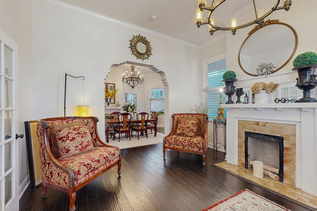 Charming Victorian home with modern comforts & steps from parks