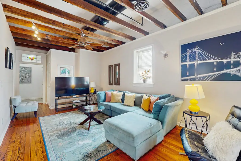 Historic City Market - Loft Off Broughton Too