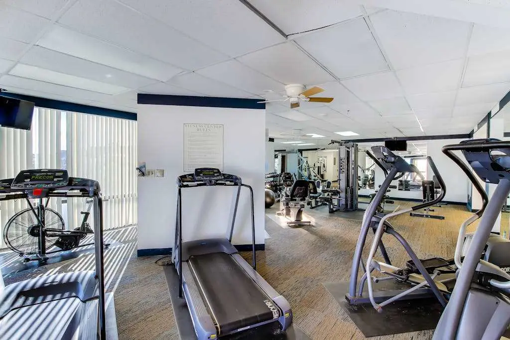Beach View Studio w/Private Balcony, Pool, Hot Tub & Resort Access