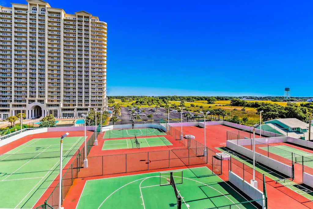 Beach View Studio w/Private Balcony, Pool, Hot Tub & Resort Access