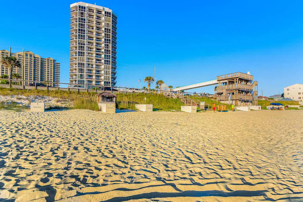 Beach View Studio w/Private Balcony, Pool, Hot Tub & Resort Access