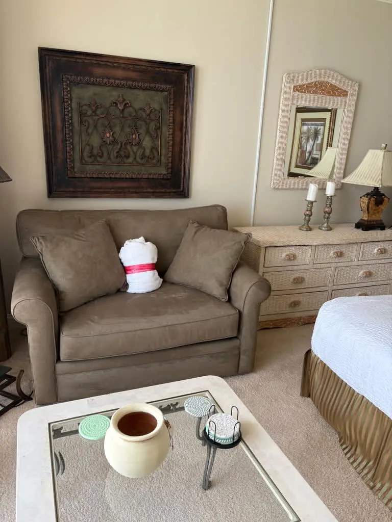 Beach View Studio w/Private Balcony, Pool, Hot Tub & Resort Access