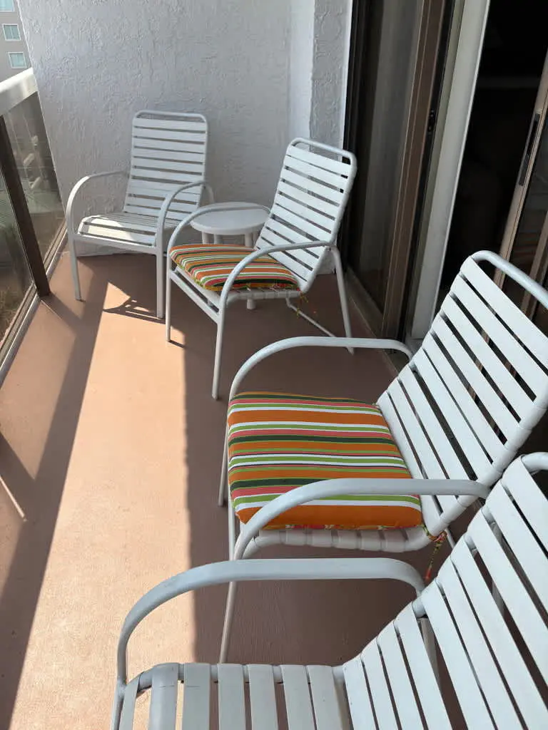 Beach View Studio w/Private Balcony, Pool, Hot Tub & Resort Access