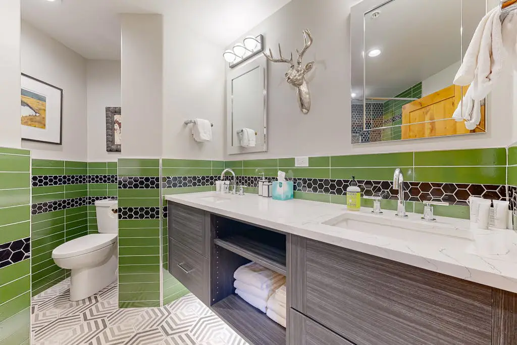 Torian Plum Creekside 711 -NM-