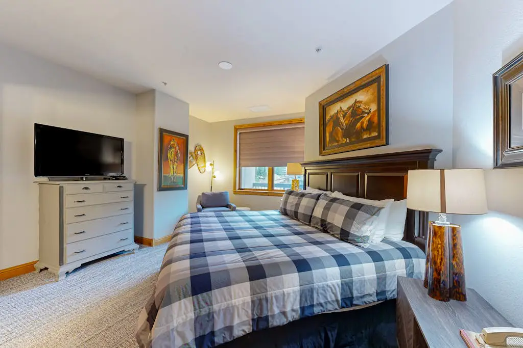 Torian Plum Creekside 711 -NM-