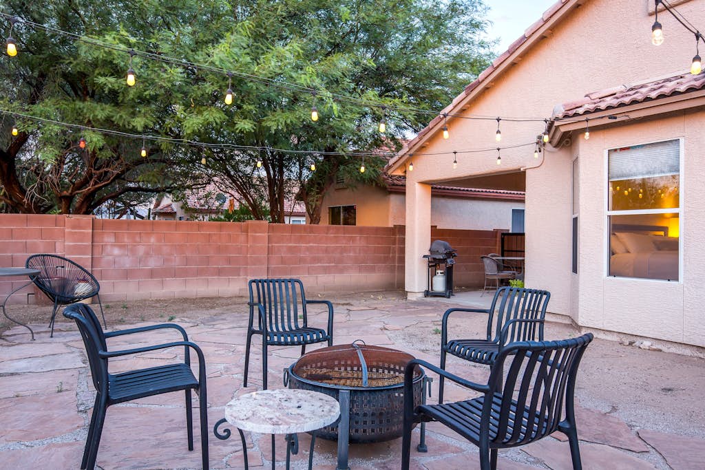 Casa Kristie | Charming 2BR | Firepit | Dog Friendly