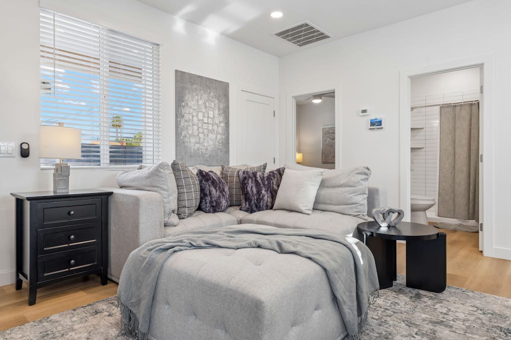 The Roosevelt Modern | Contemporary 2BR | Private Yard | Roosevelt Row | Sleeps 4