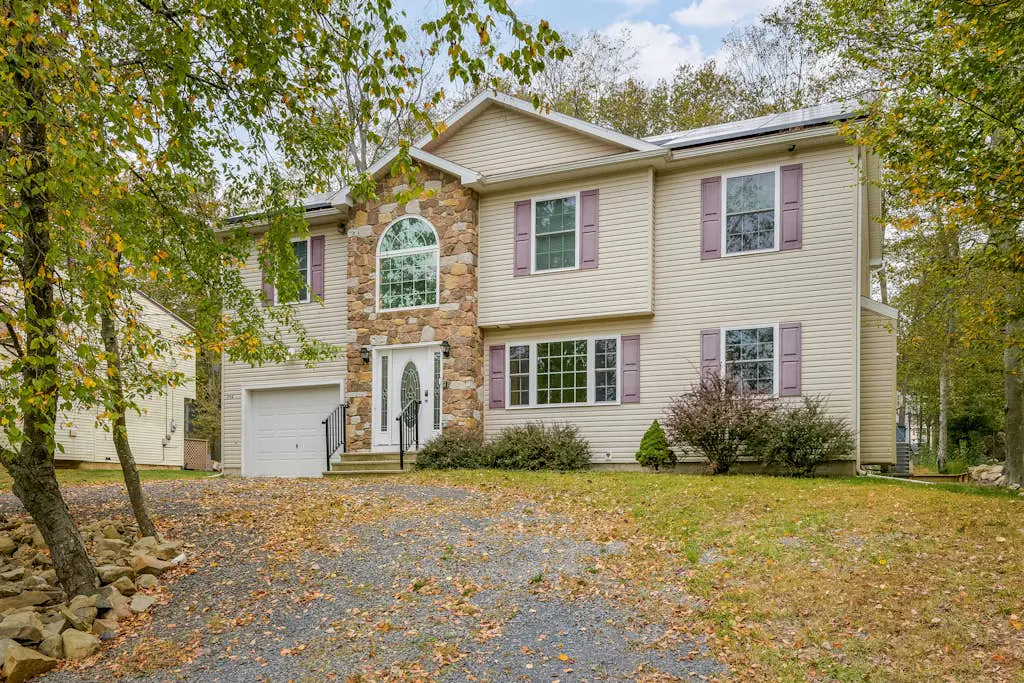 Pocono Home with Hot Tub, EV Charge, Pool & Tennis