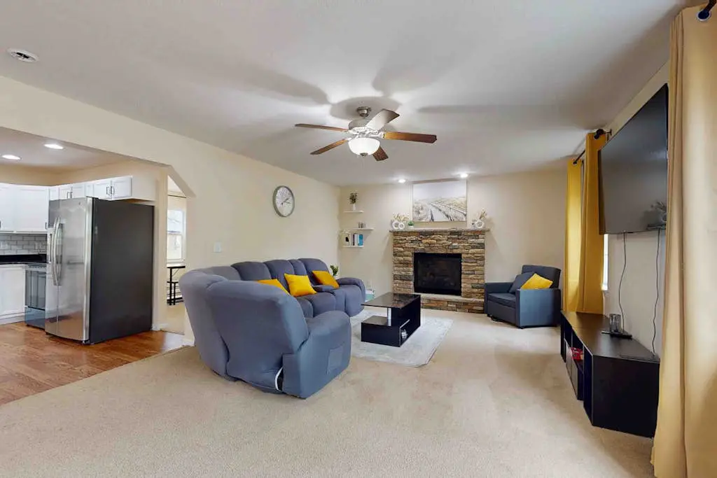 Pocono Home with Hot Tub, EV Charge, Pool & Tennis
