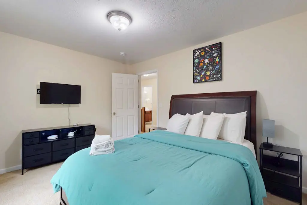 Pocono Home with Hot Tub, EV Charge, Pool & Tennis