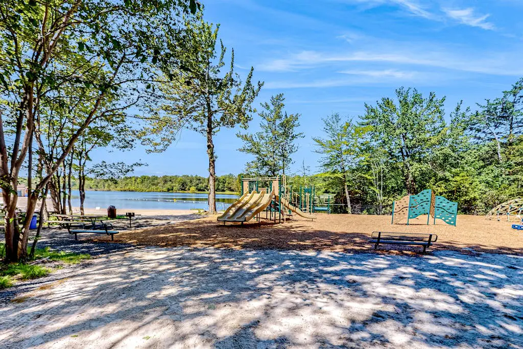 Pocono Home with Hot Tub, EV Charge, Pool & Tennis