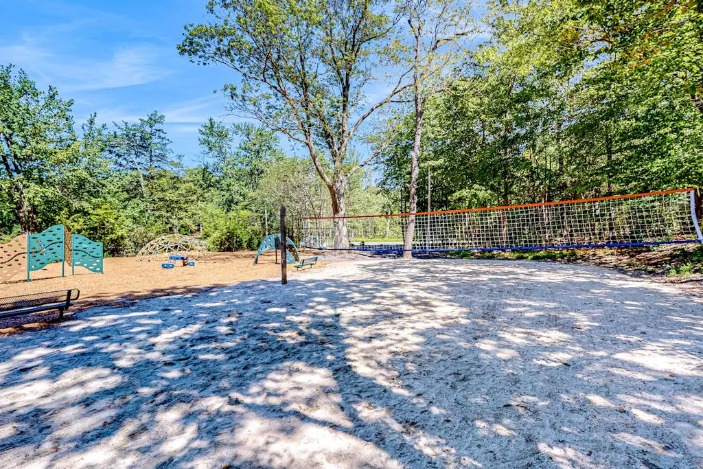Pocono Home with Hot Tub, EV Charge, Pool & Tennis