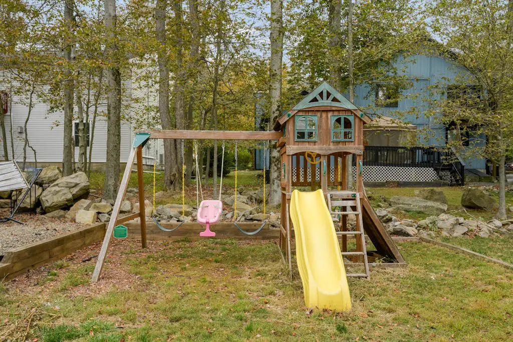Pocono Home with Hot Tub, EV Charge, Pool & Tennis
