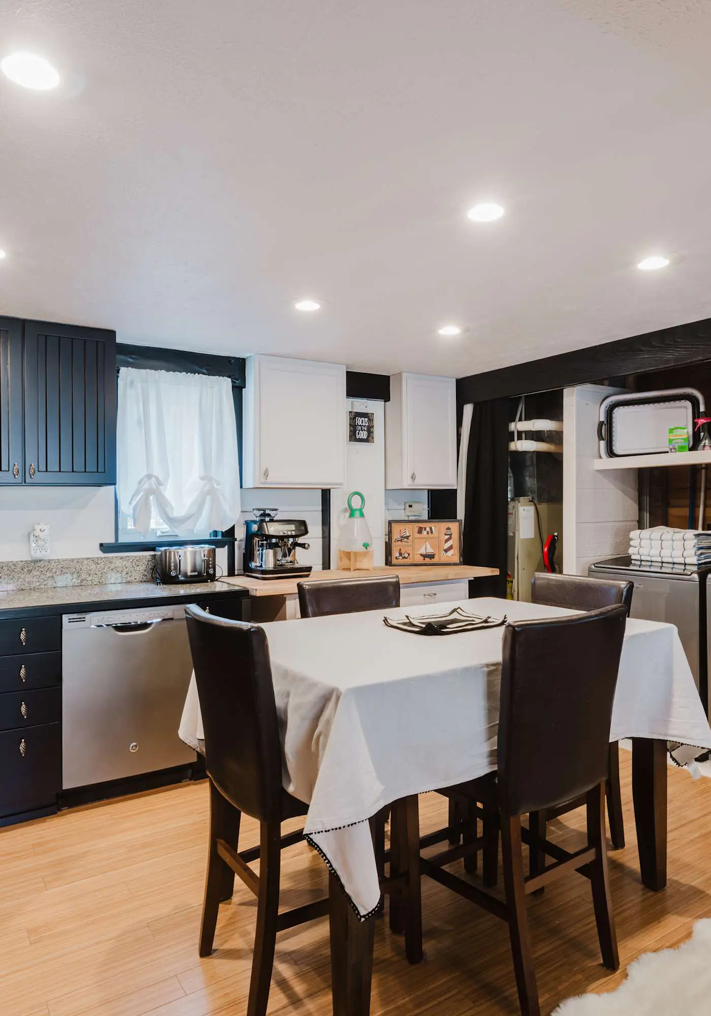 Cozy Sunriver Retreat - SHARC Passes, Bikes and BBQ