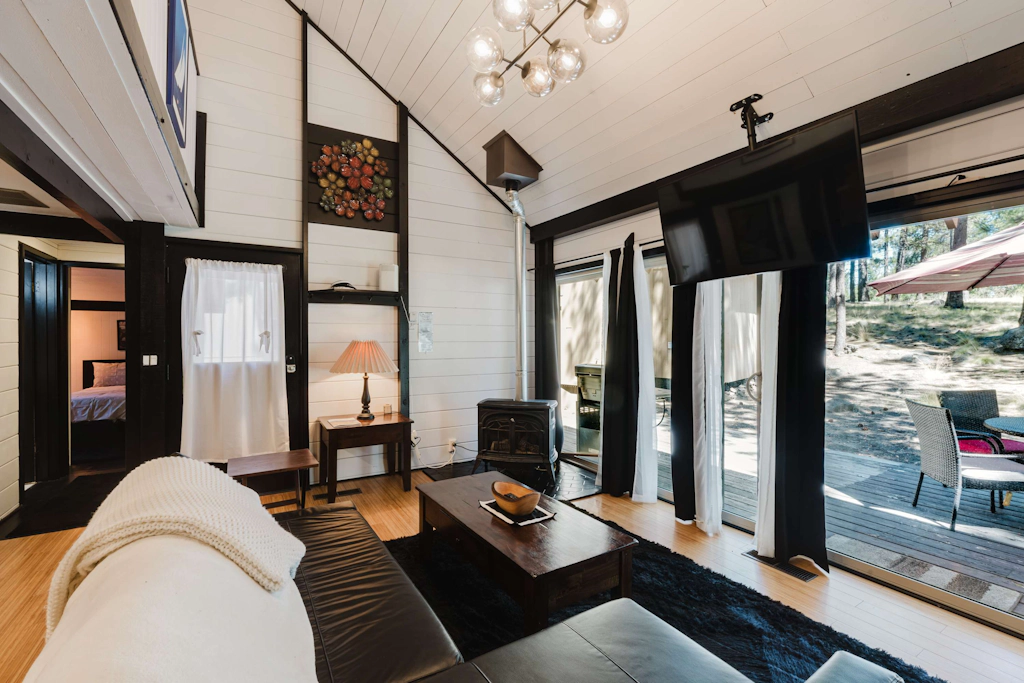 Cozy Sunriver Retreat - SHARC Passes, Bikes and BBQ
