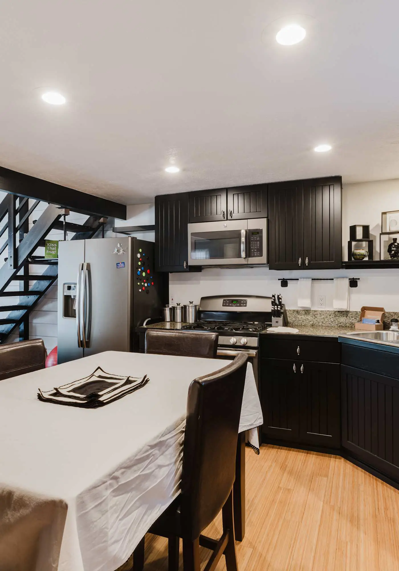 Cozy Sunriver Retreat - SHARC Passes, Bikes and BBQ