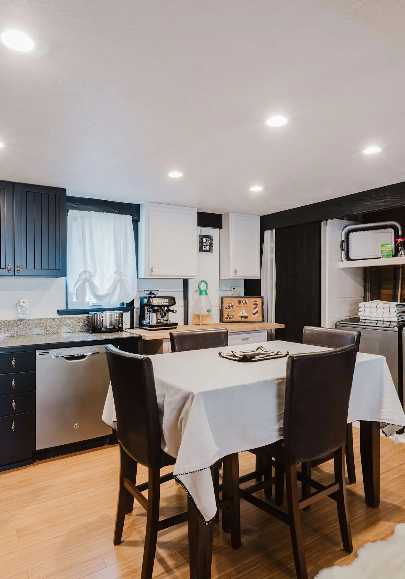 Cozy Sunriver Retreat - SHARC Passes, Bikes and BBQ