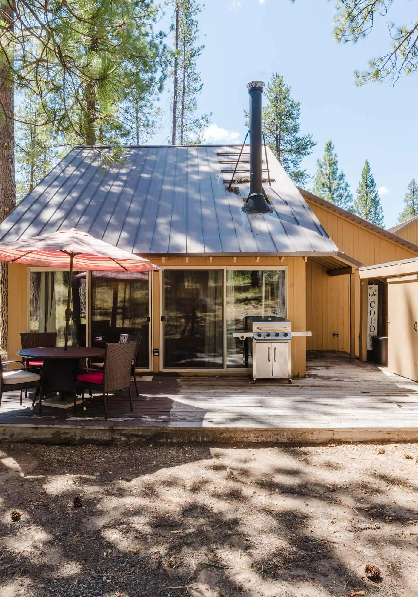 Cozy Sunriver Retreat - SHARC Passes, Bikes and BBQ
