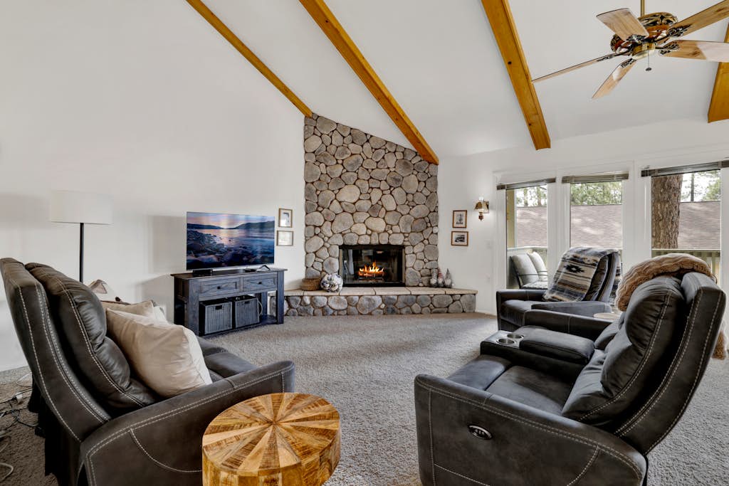 2BR/2.5BA Bear Meadows Condo on Golf Course